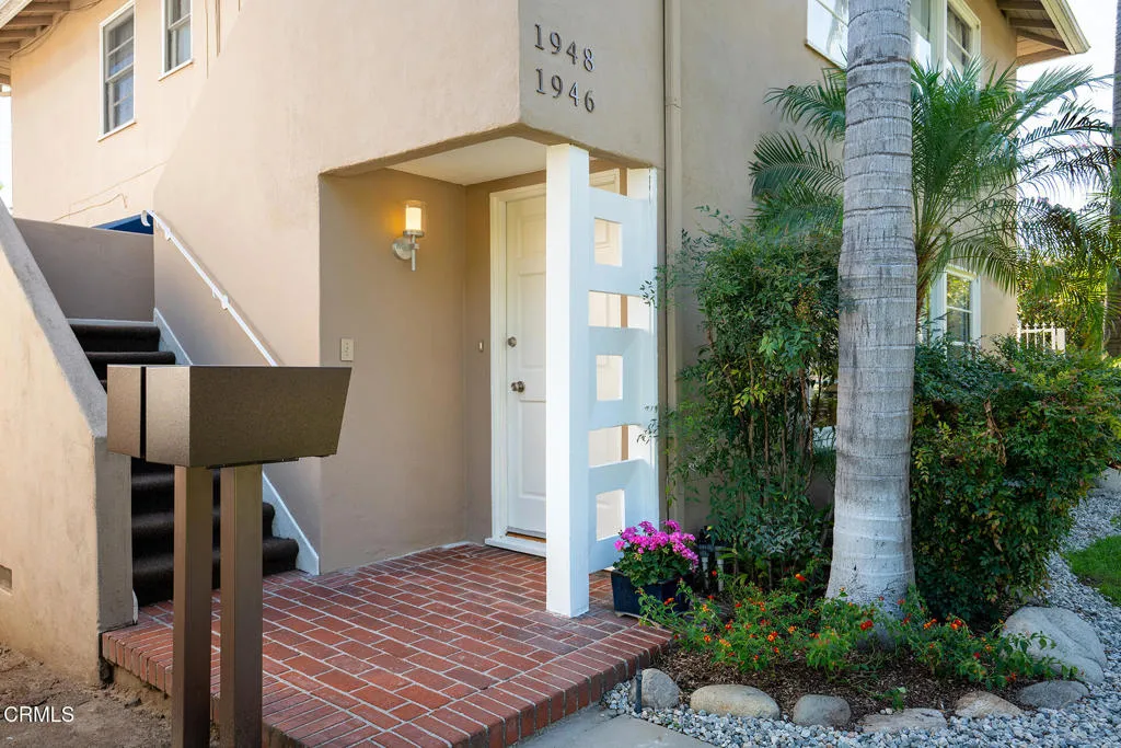 1946 E Villa St