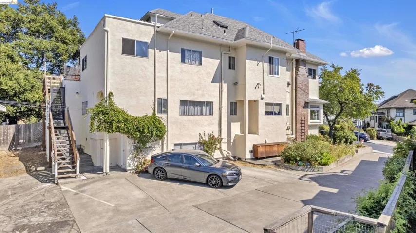 1031 Bella Vista Ave, Oakland, California 94610 — photo 4
