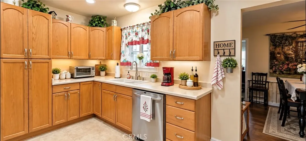 7636 Rudell, Corona, California 92881 — photo 5