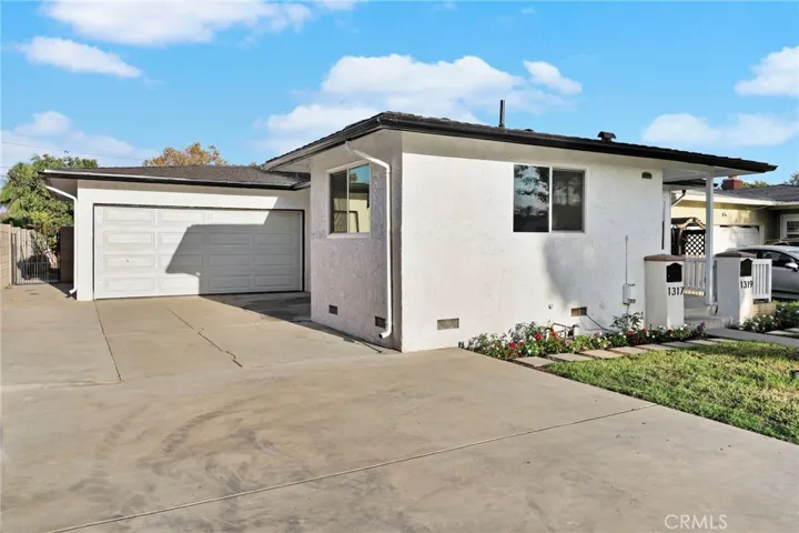 1317 S Baker, Santa Ana, California 92707 — photo 4
