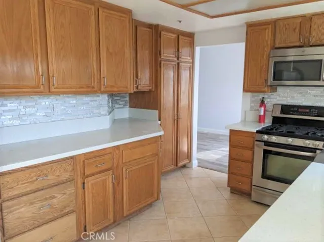 15073 Cornflower Court, Fontana, California 92336 — photo 4