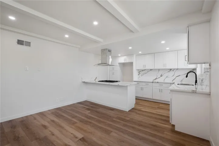 Kitchen/Dining area