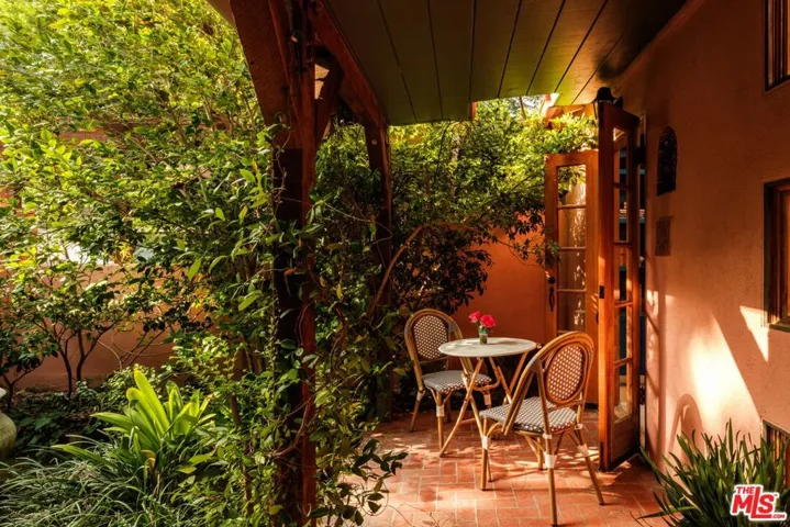 3359 Bennett Drive, Los Angeles, California 90068 — photo 4