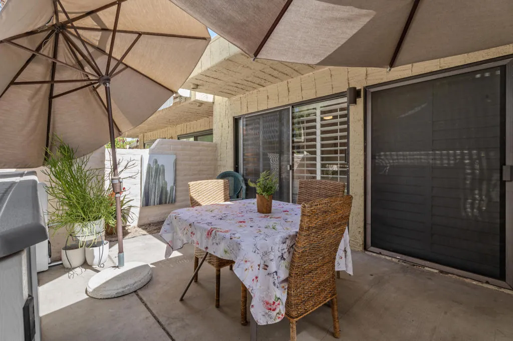 2433 Los Patos - Back Patio