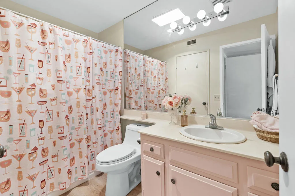 2433 Los Patos - Bathroom