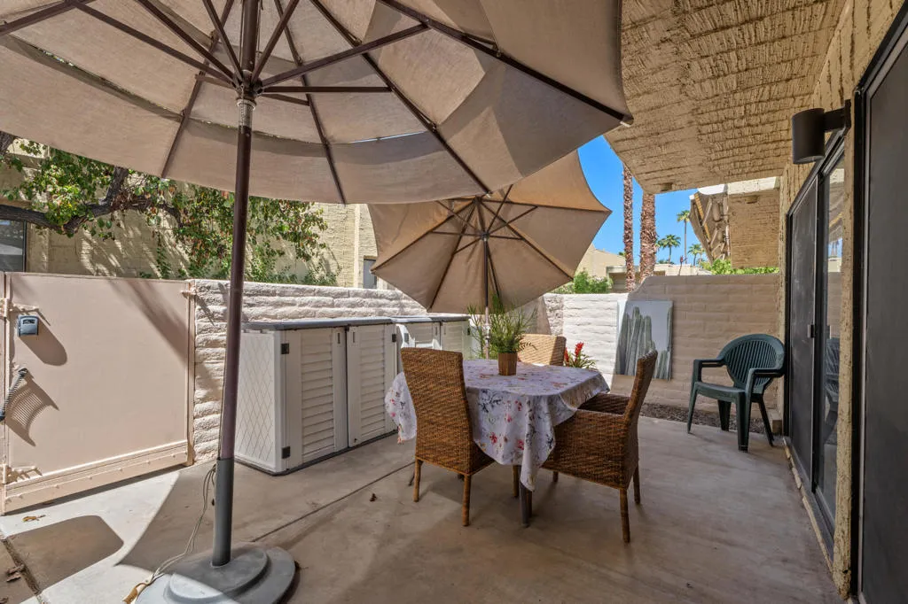2433 Los Patos - Back Patio