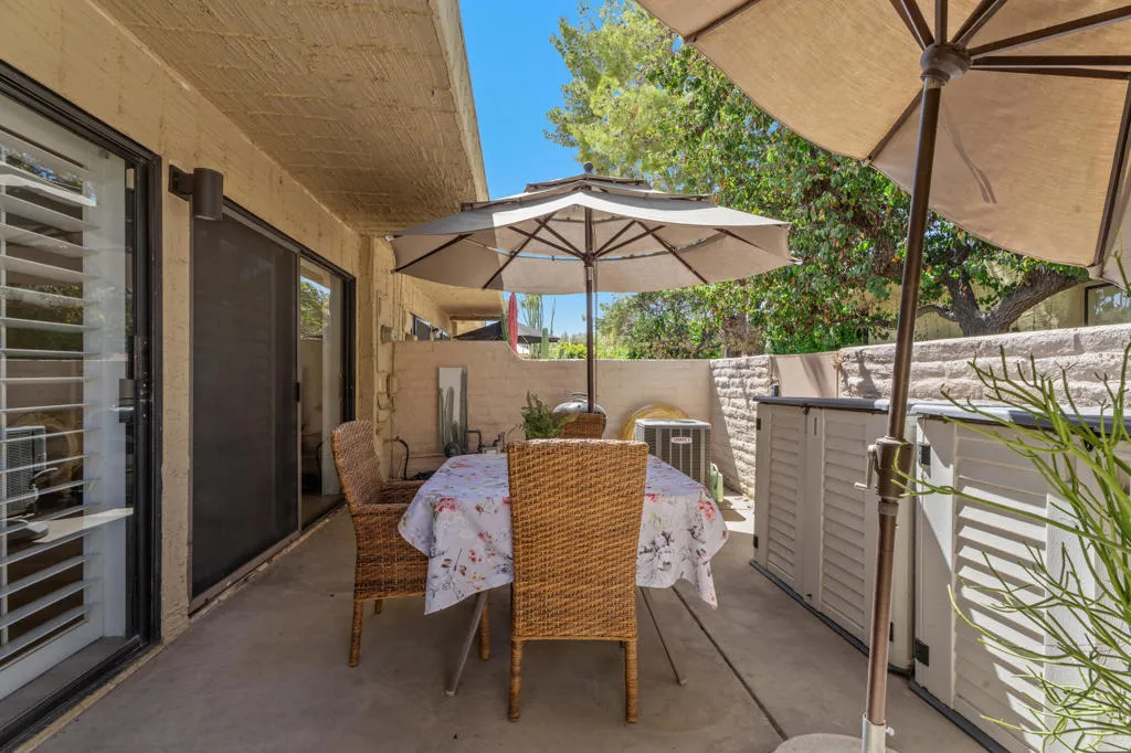 2433 Los Patos - Back Patio