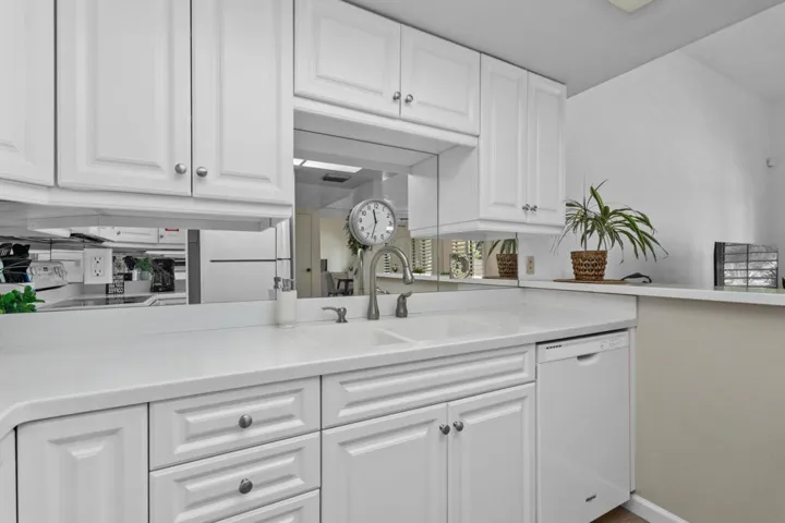 2433 Los Patos - Kitchen