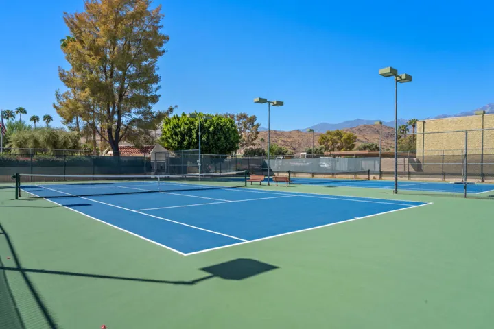Los Patos Tennis  Courts
