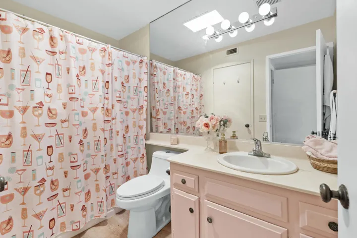 2433 Los Patos - Bathroom