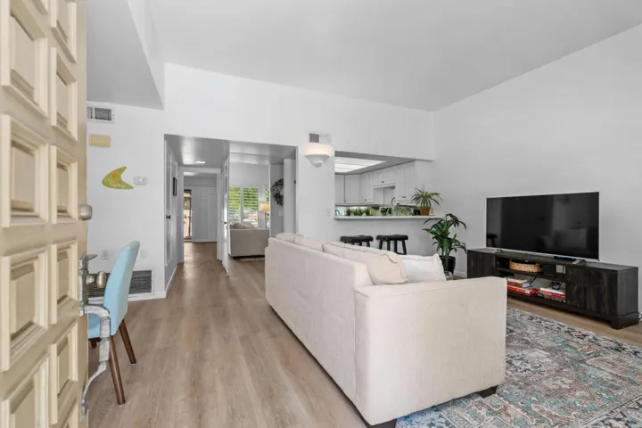 2433 Los Patos - Welcome Home