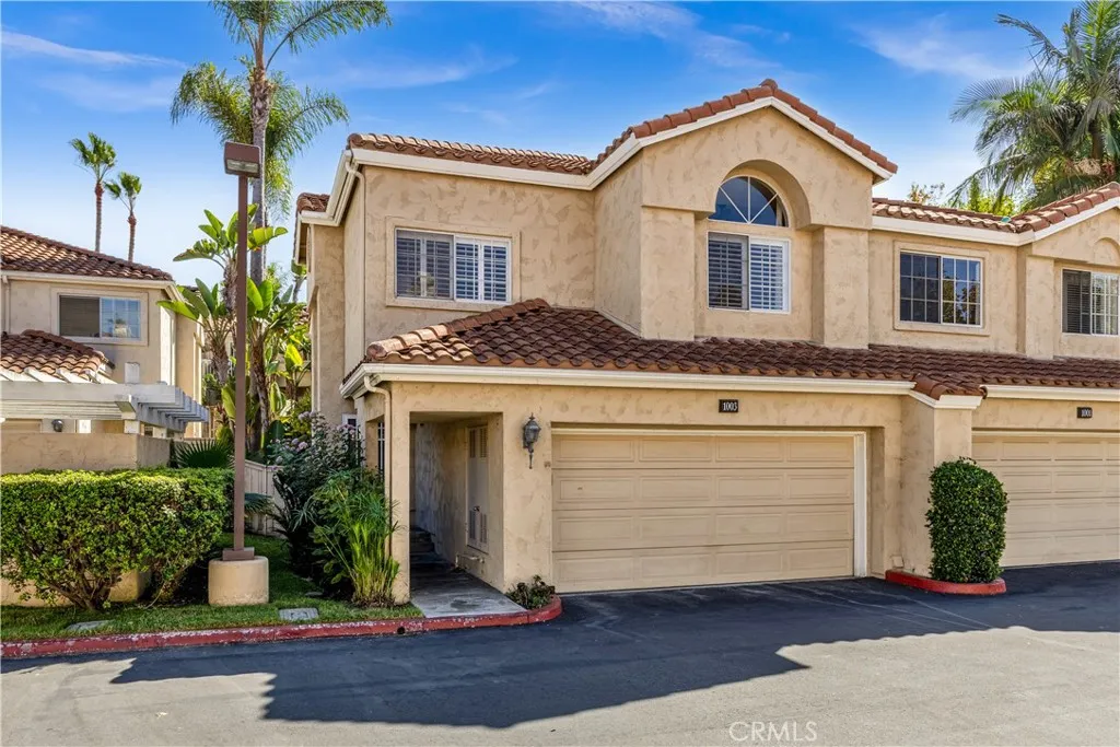 1003 Via Presa is an end unit two bedroom plus loft condo with approximately 1,547 sqft.