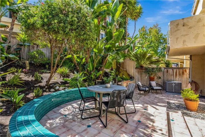 If you enjoy gardening and having outdoor space, this is the backyard for you.