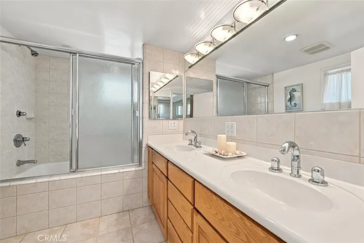 Upstairs Bathroom