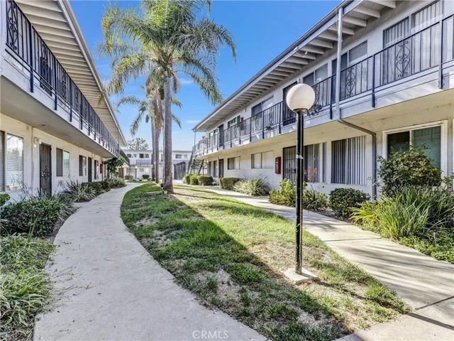 5530 Ackerfield Avenue 210, Long Beach, California 90805 — photo 4