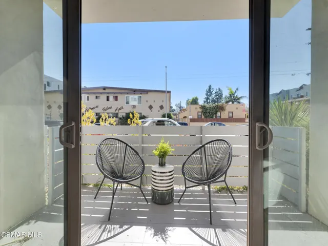 5016 Bakman Avenue 104, North Hollywood, California 91601 — photo 5