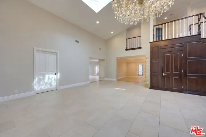 18519 Linnet Street, Los Angeles, California 91356 — photo 5
