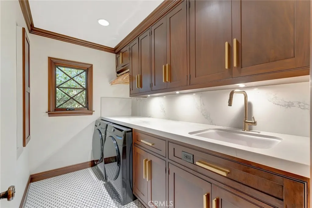 2nd floor Laundry room