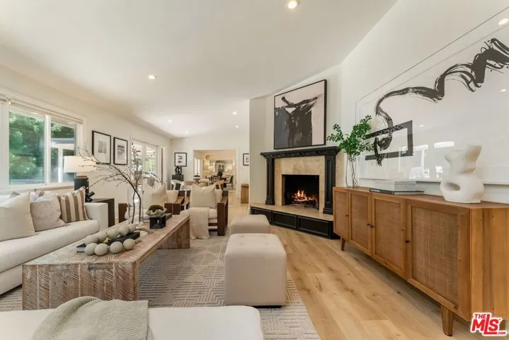 4725 Vanalden Avenue, Los Angeles, California 91356 — photo 5