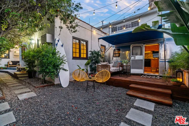 225 Carroll Canal, Los Angeles, California 90291 — photo 4