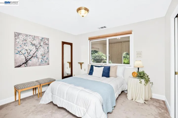 Guest bedroom