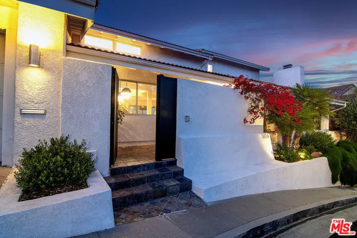 1904 N Crescent Heights Boulevard, Los Angeles, California 90069 — photo 4