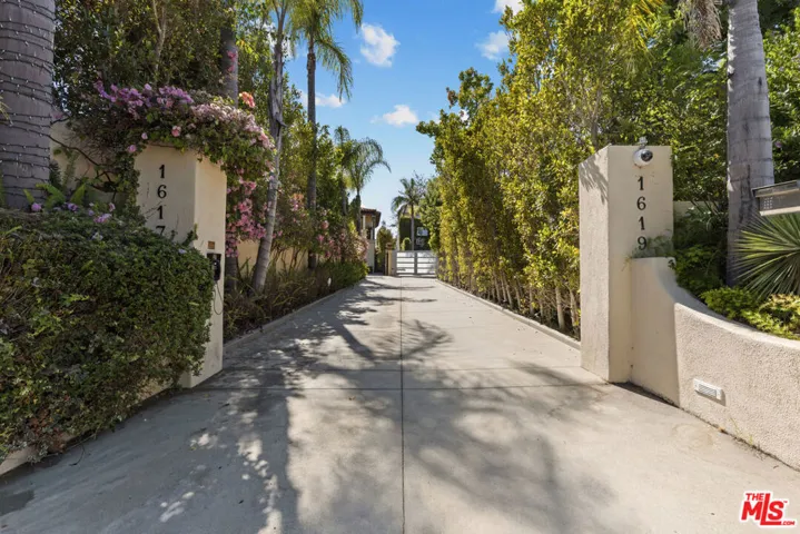 1617 Tower Grove Drive, Los Angeles, California 90210 — photo 5