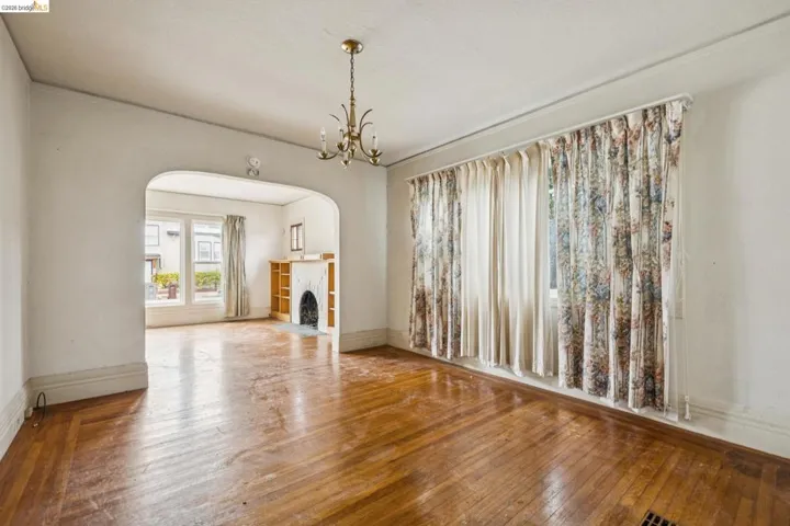 5621 Roberts Ave, Oakland, California 94605 — photo 4