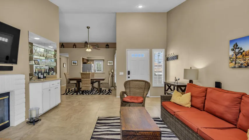 285 Desert Falls Drive E, Palm Desert, California 92211 — photo 5