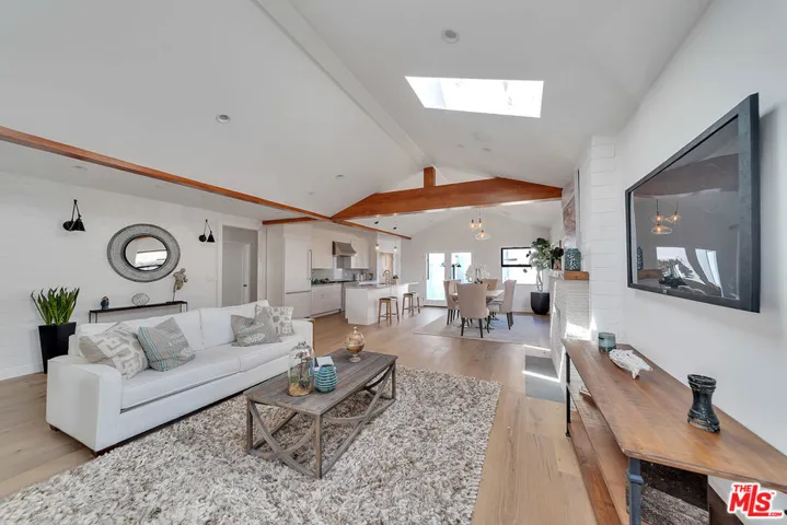 2415 Cloverfield Boulevard A, Santa Monica, California 90405 — photo 4