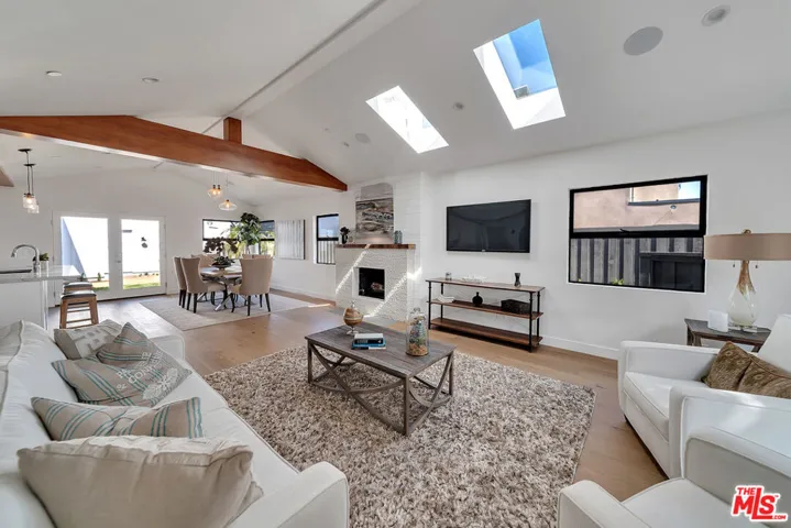 2415 Cloverfield Boulevard A, Santa Monica, California 90405 — photo 5