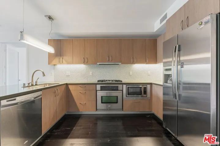 12837 Moorpark Street 313, Studio City, California 91604 — photo 4