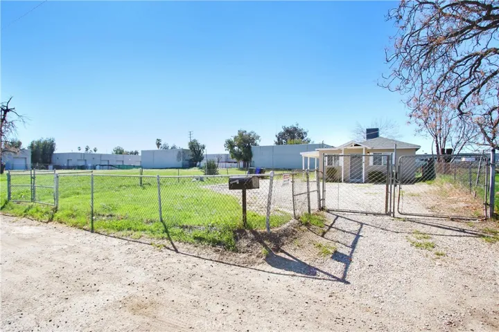 460 S Berkeley Avenue, San Bernardino, California 92410 — photo 5