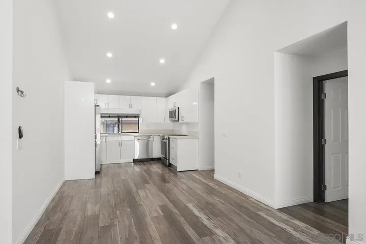 6186 Agee Street 264, San Diego, California 92122 — photo 4