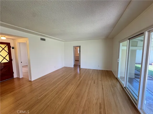 933 W Autumn Drive, Anaheim, California 92805 — photo 4