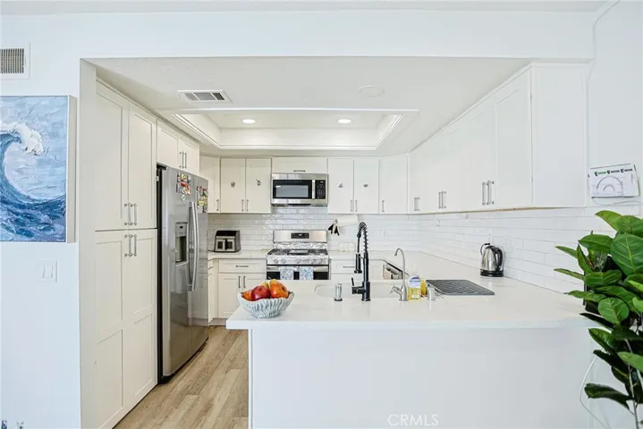 1078 Border, Corona, California 92882 — photo 5