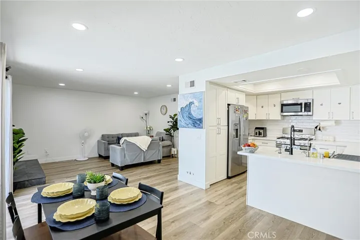 1078 Border, Corona, California 92882 — photo 4