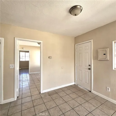 1445 W 82nd, Los Angeles, California 90047 — photo 4