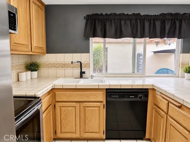 10045 Karmont, South Gate, California 90280 — photo 5