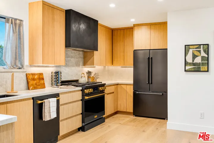 4041 Davana Road, Los Angeles, California 91423 — photo 5