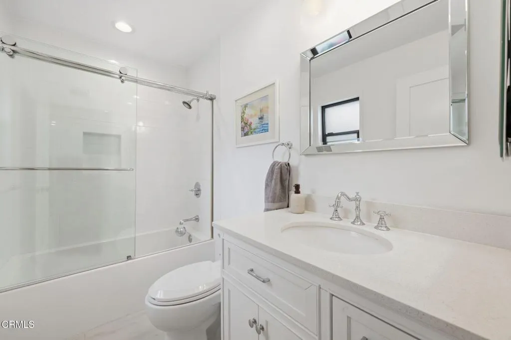 Upstairs Shared Bathroom Upstairs Shared Bathroom