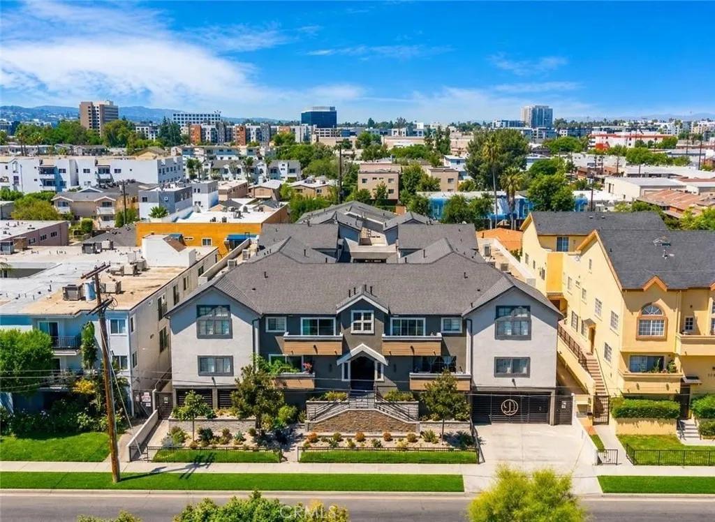 5325 Denny