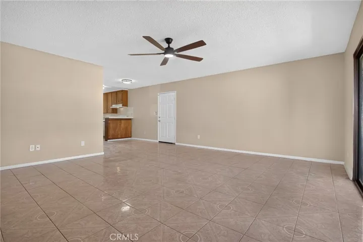 8355 Willis Avenue 18, Panorama City, California 91402 — photo 5
