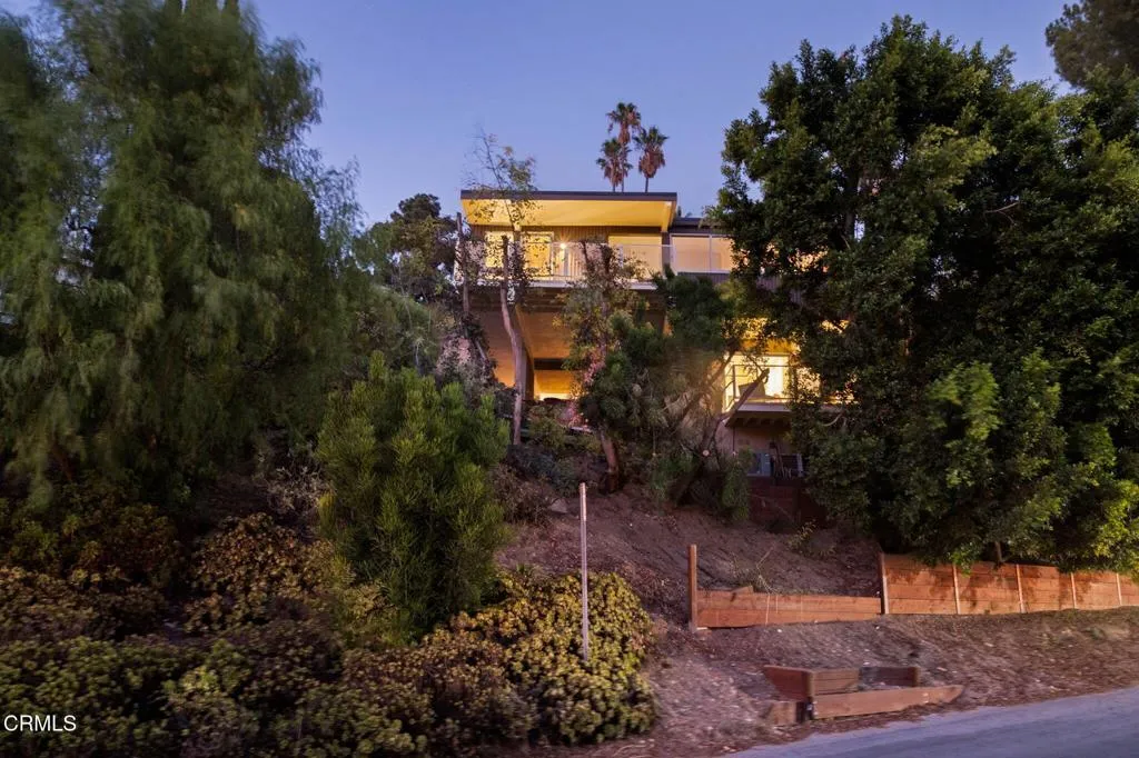 5-web-or-mls-857-montecito-dr