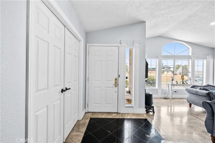 18657 Niles, Hesperia, California 92345 — photo 5