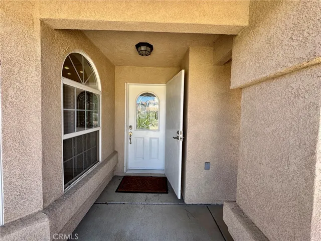18015 Wildwood Drive, Victorville, California 92395 — photo 5