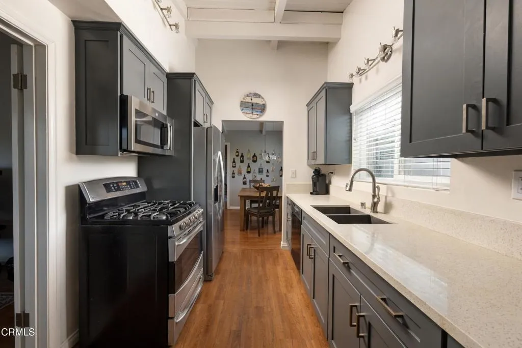 2534 Mary St Montrose 91020 8