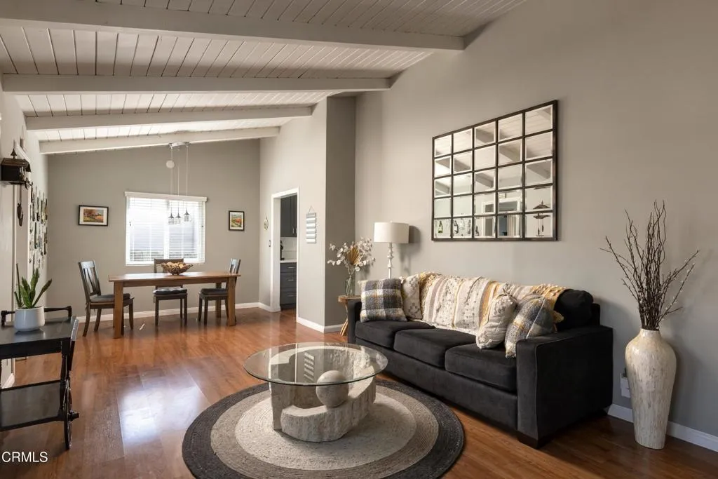 2534 Mary St Montrose 91020 2