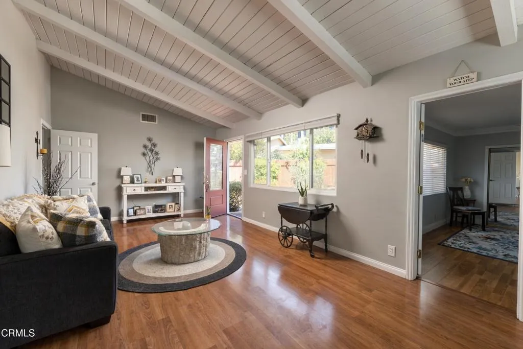 2534 Mary St Montrose 91020 4