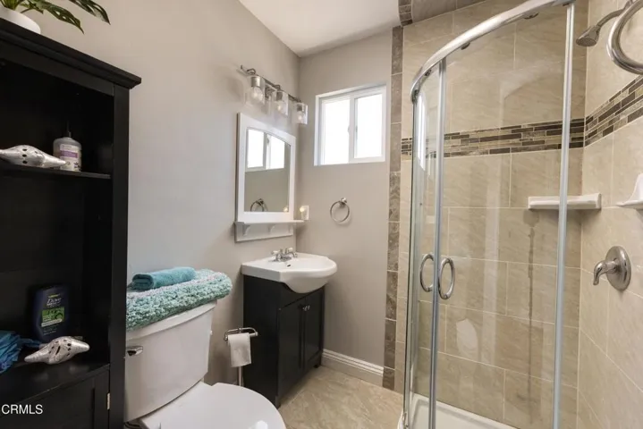 2534 Mary St Montrose 91020 16
